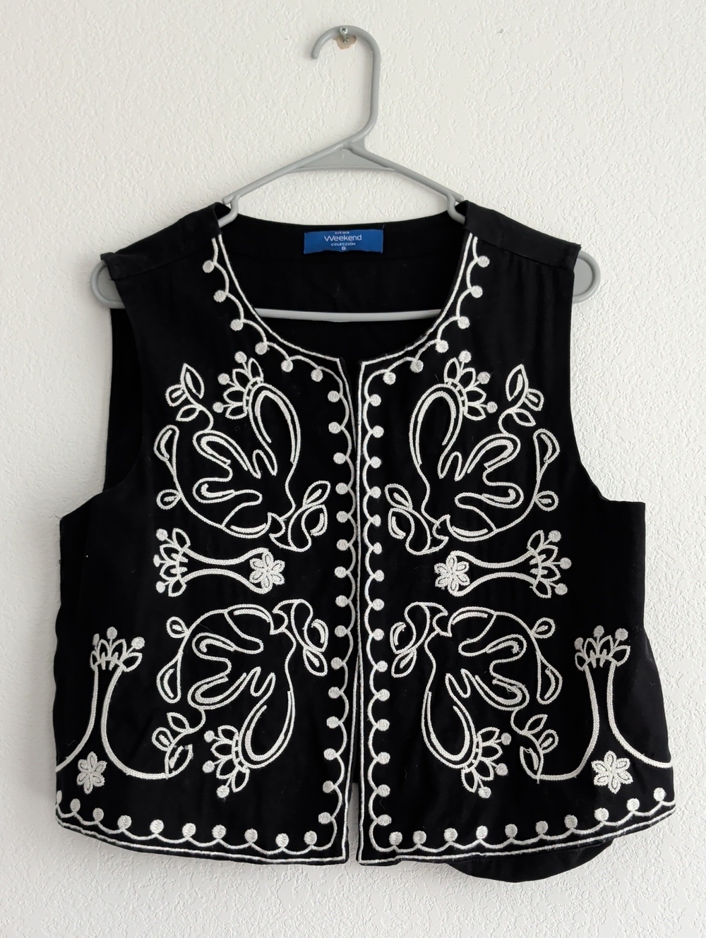 Weekend Max Mara Black Sleeveless Embroidered Vest